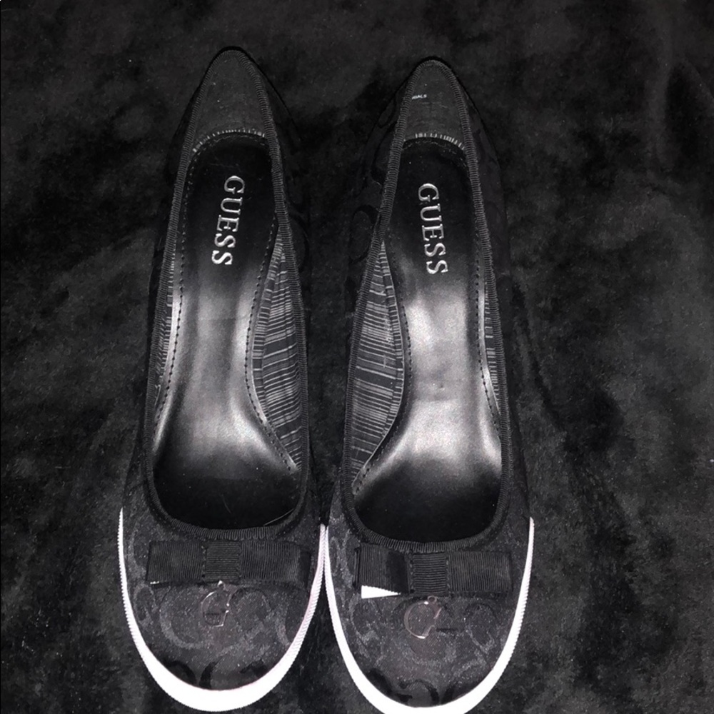 Black Guess wedge sneakers